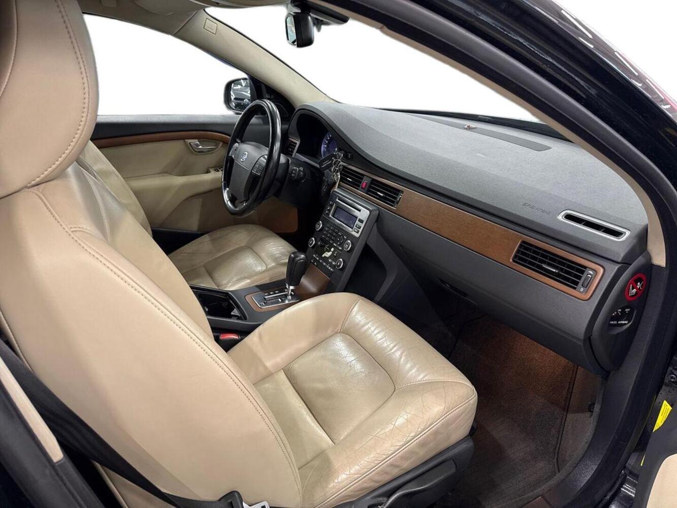 Volvo V70 vaihtoauto
