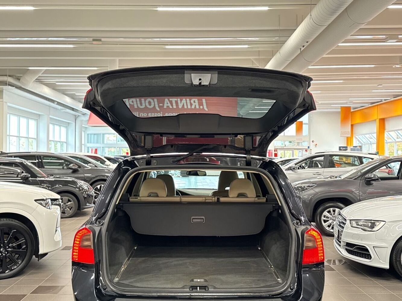 Volvo V70 vaihtoauto