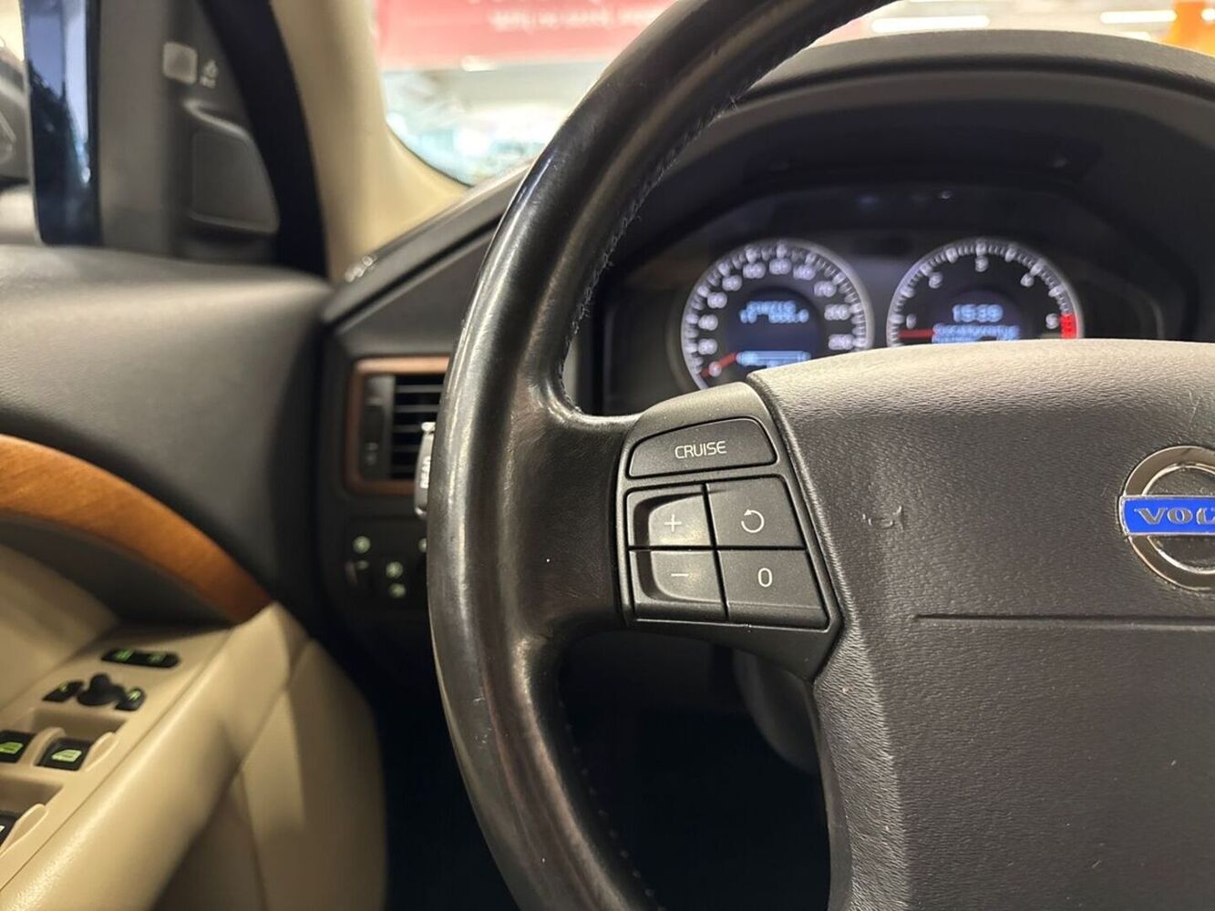 Volvo V70 vaihtoauto