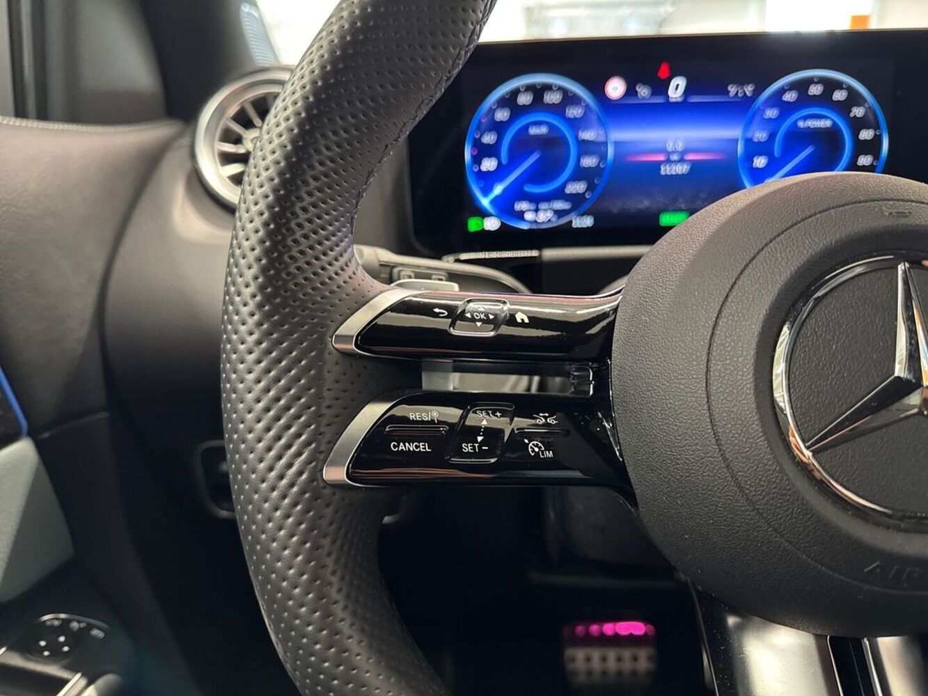 Mercedes-Benz EQA vaihtoauto
