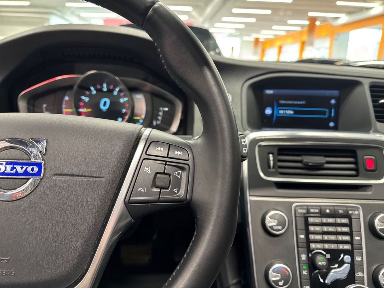Volvo V60 vaihtoauto