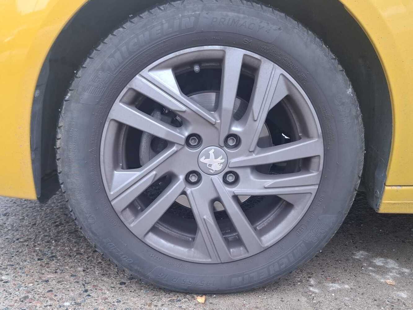 Peugeot 208 vaihtoauto