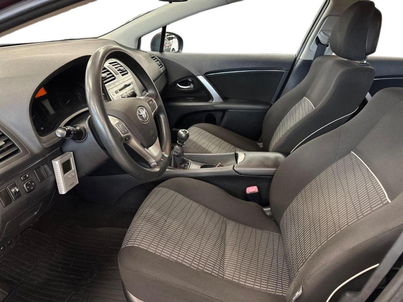 Toyota Avensis vaihtoauto