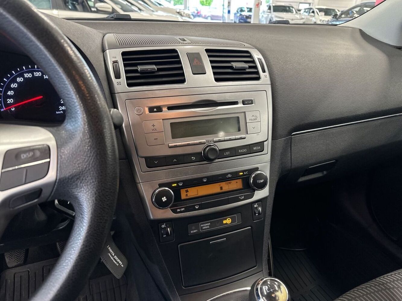 Toyota Avensis vaihtoauto