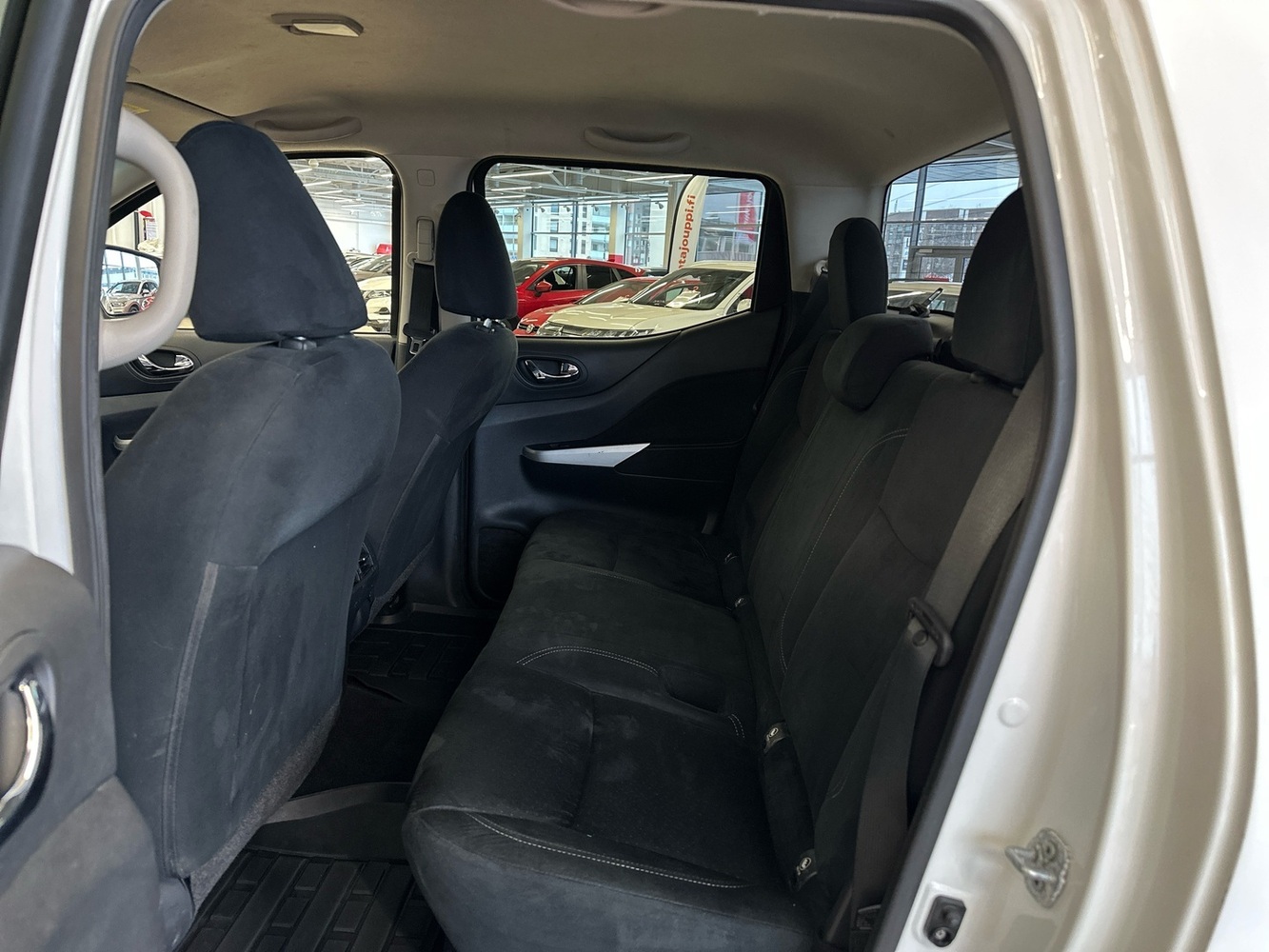 Nissan Navara vaihtoauto