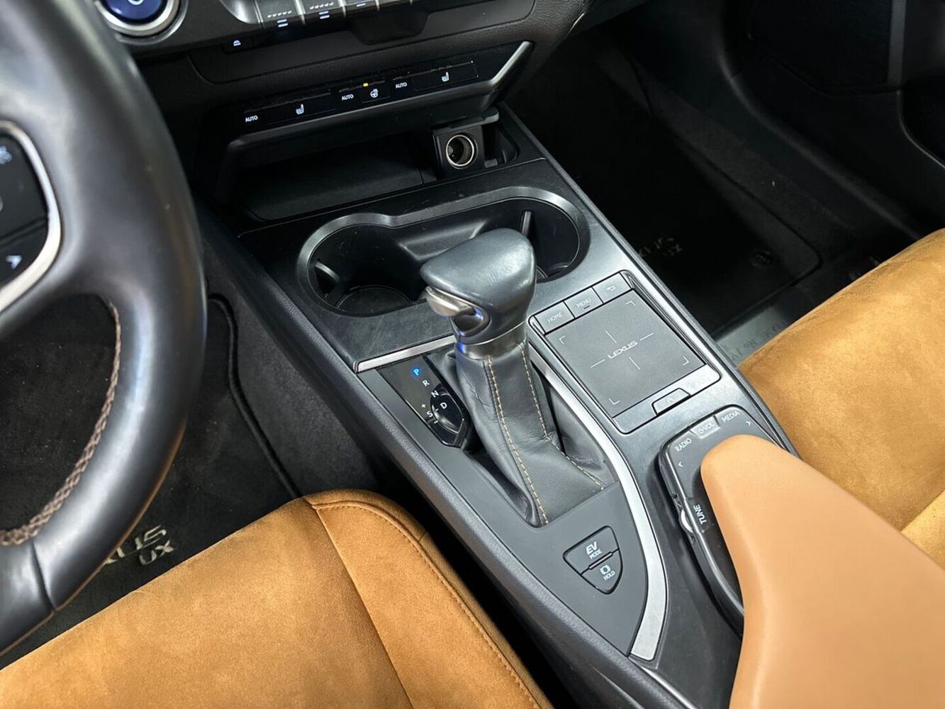 Lexus UX vaihtoauto