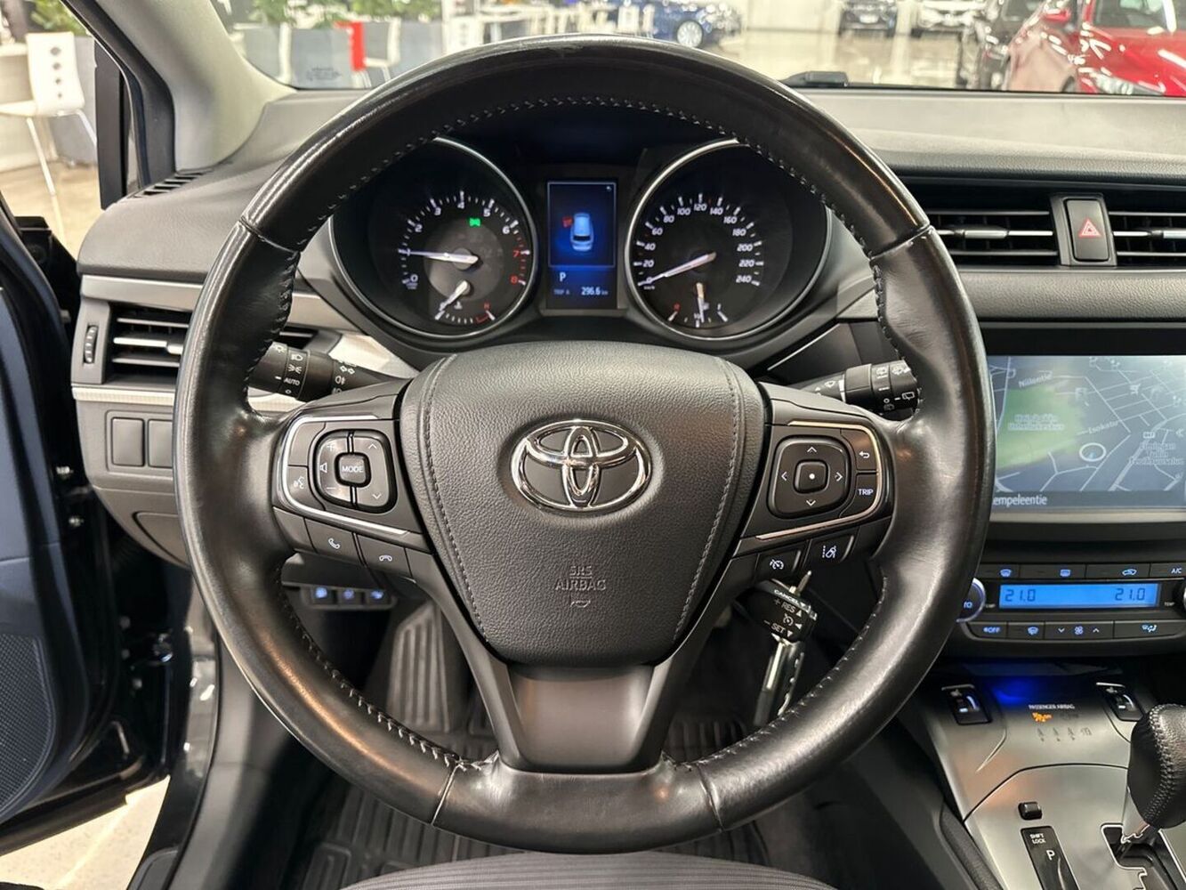 Toyota Avensis vaihtoauto