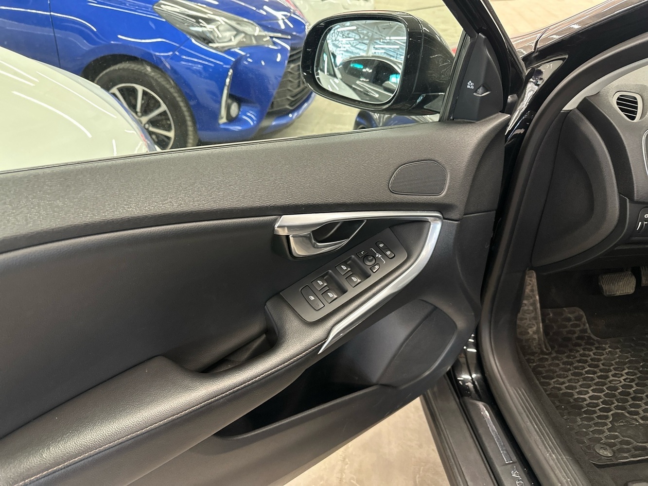 Volvo V40 Cross Country vaihtoauto