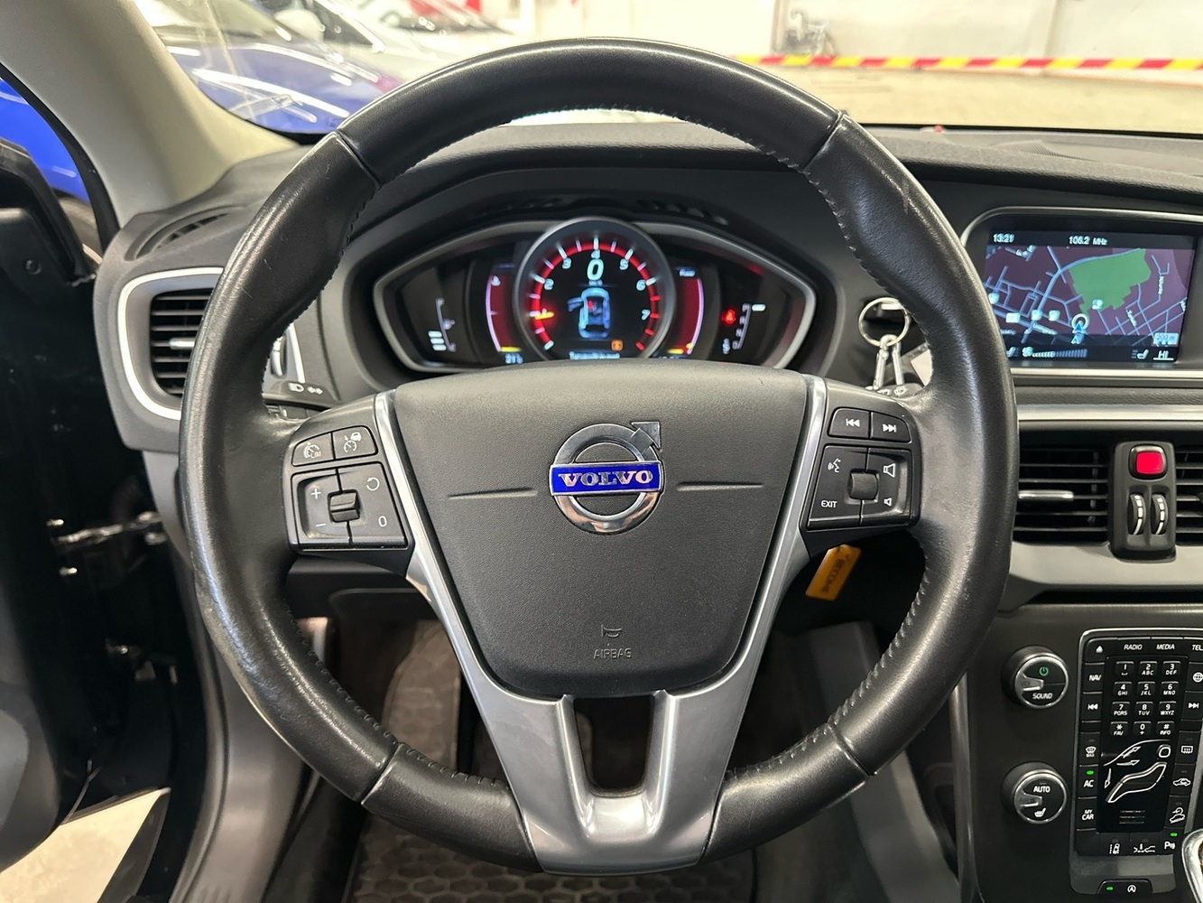 Volvo V40 Cross Country vaihtoauto