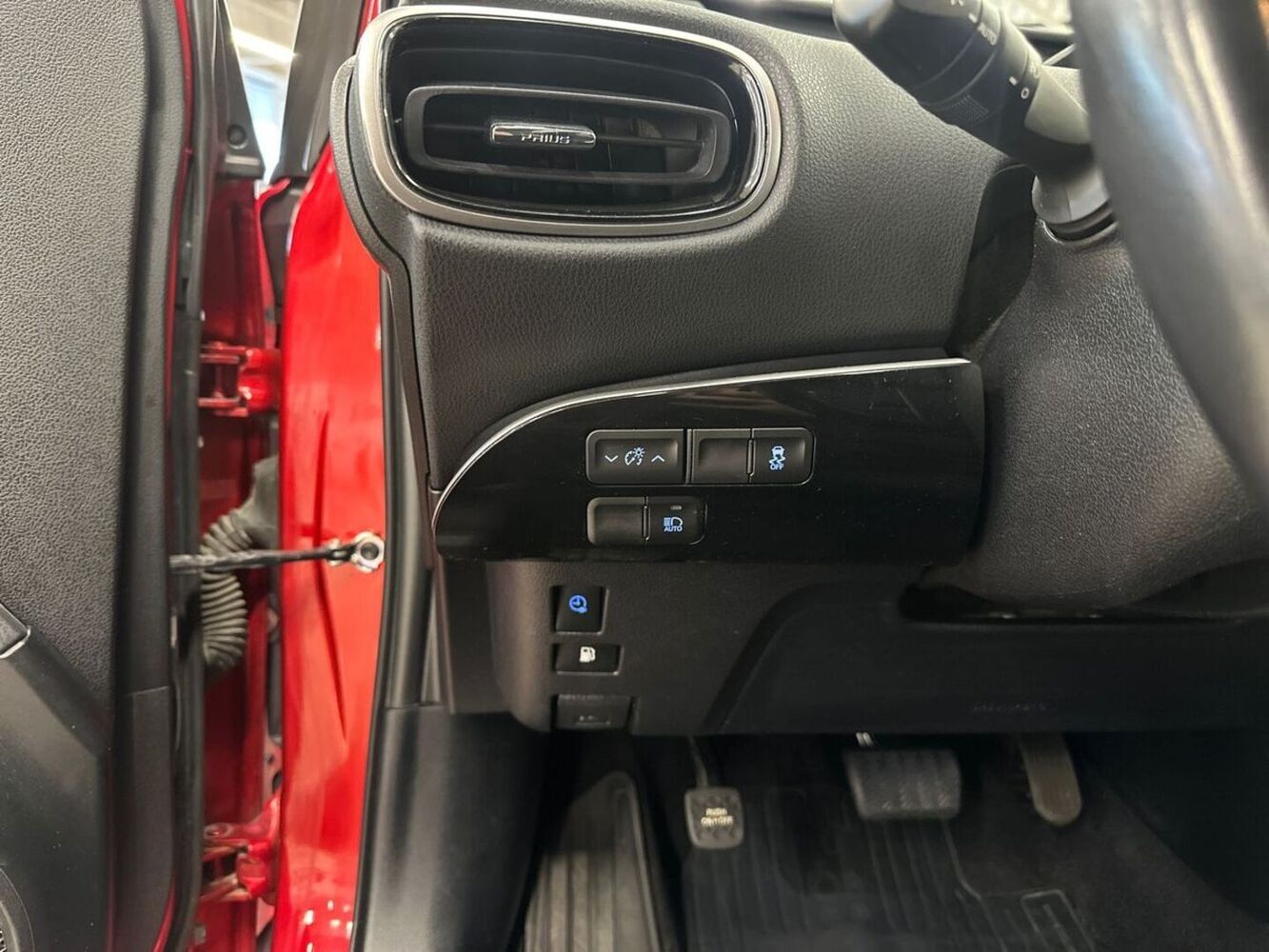 Toyota Prius Plug-in vaihtoauto