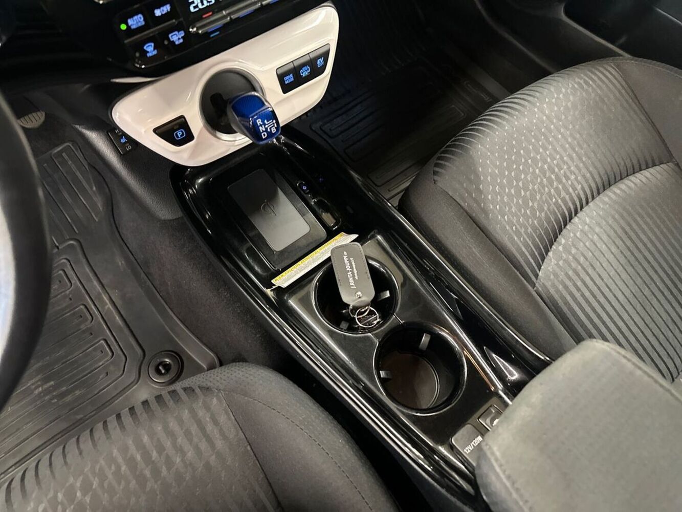 Toyota Prius Plug-in vaihtoauto
