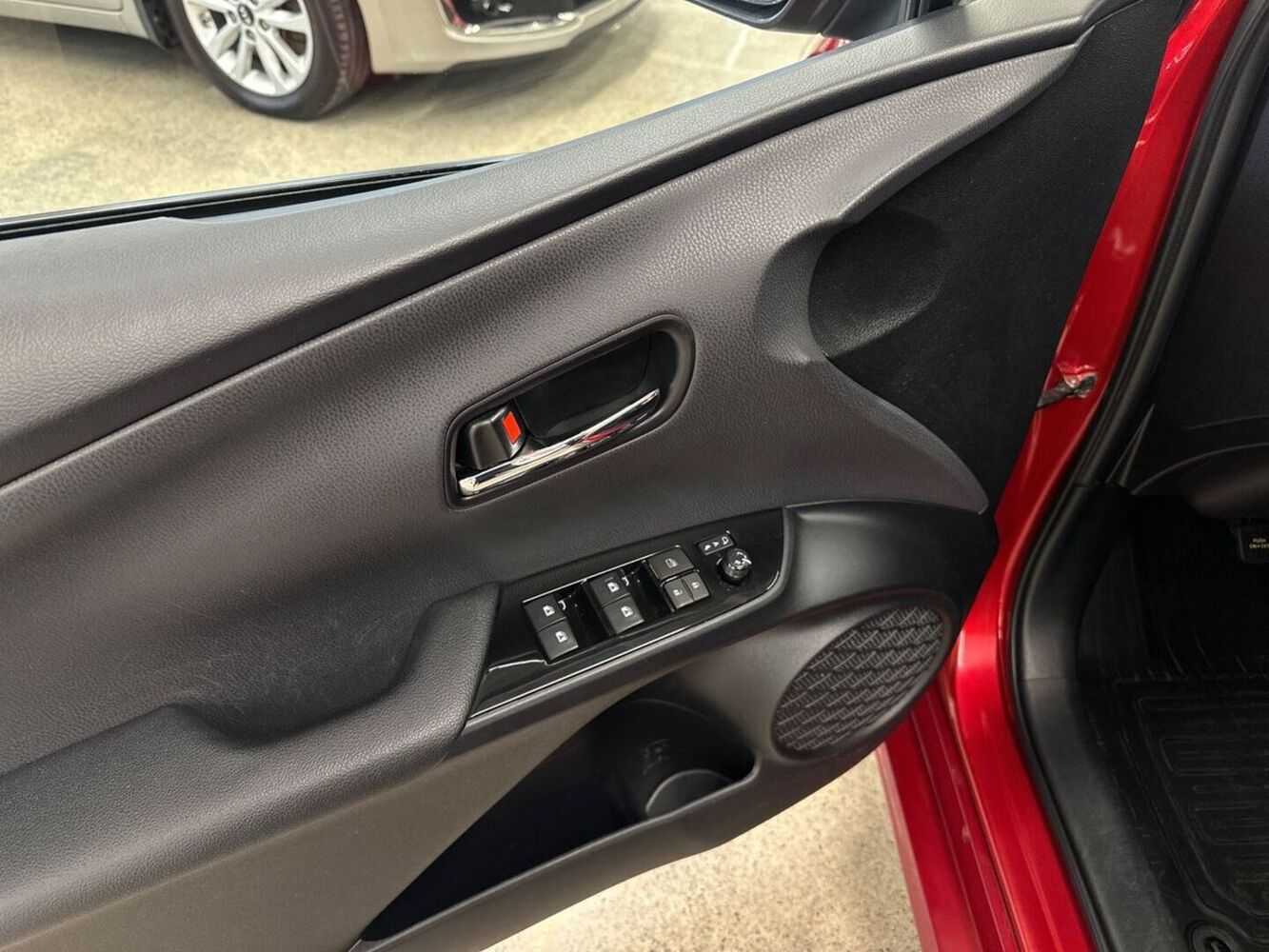 Toyota Prius Plug-in vaihtoauto