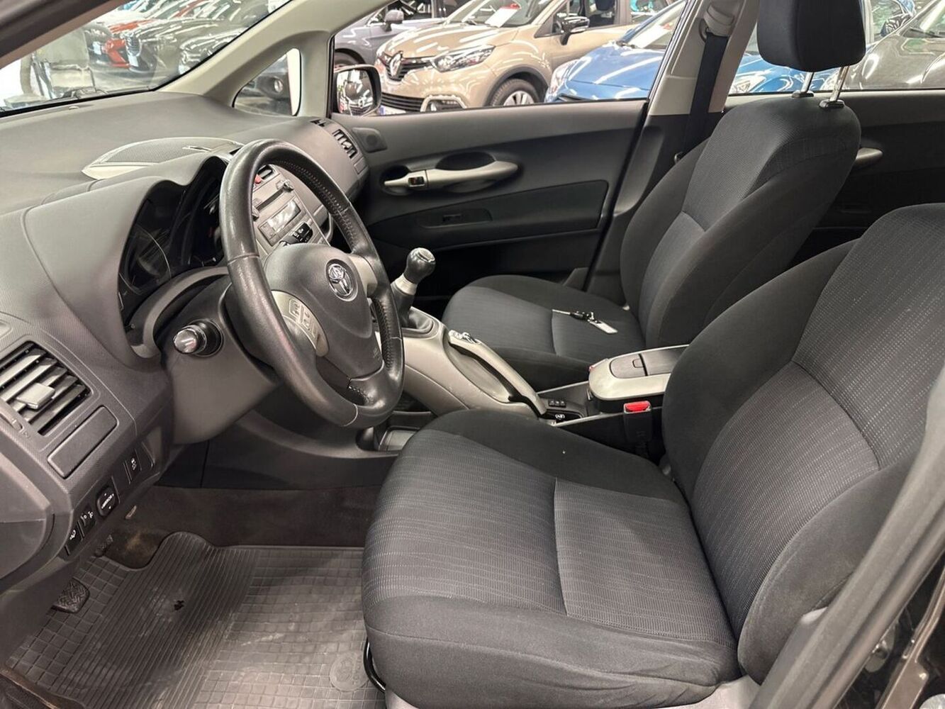 Toyota Auris vaihtoauto