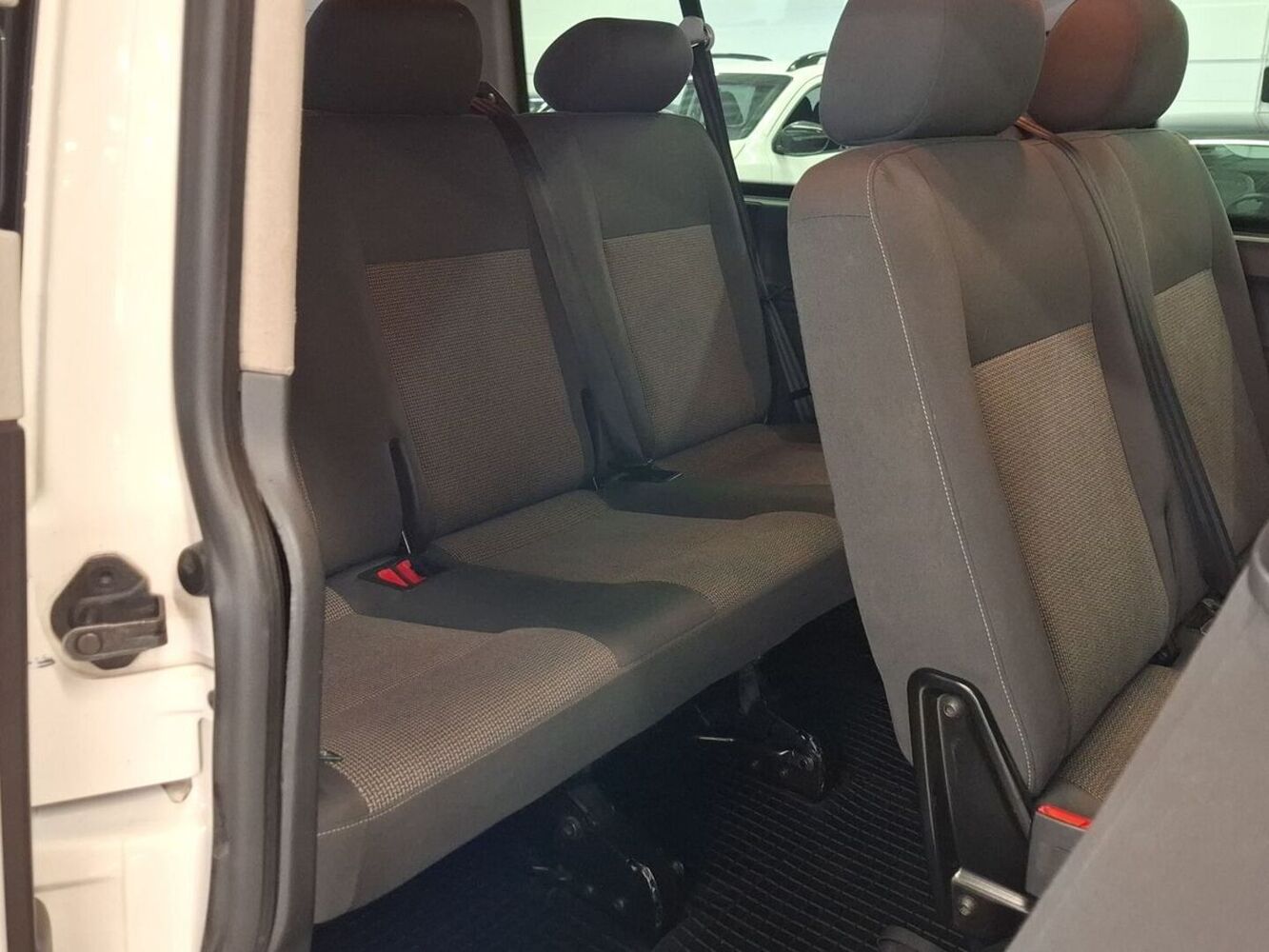 Volkswagen Caravelle vaihtoauto