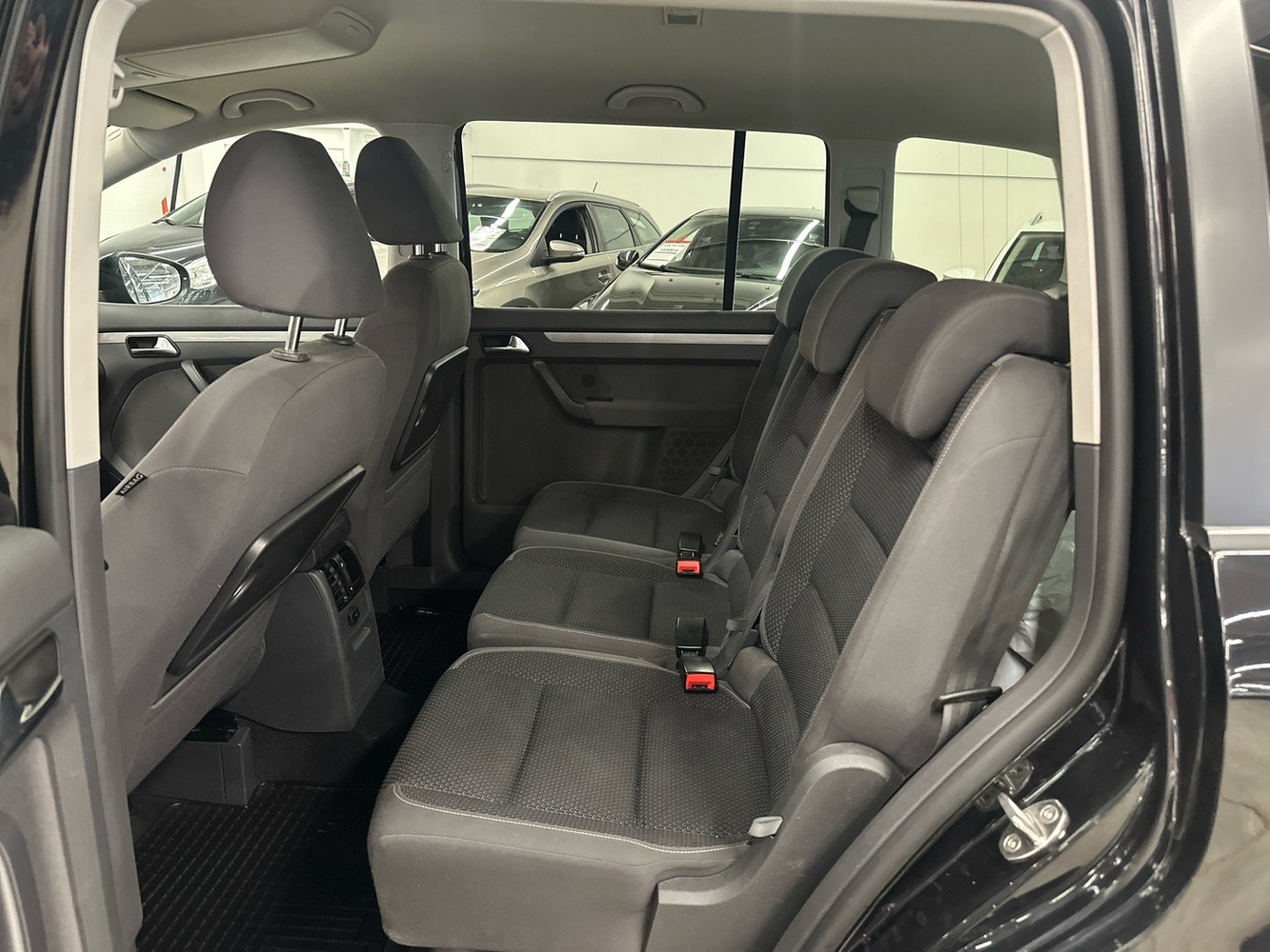Volkswagen Touran vaihtoauto