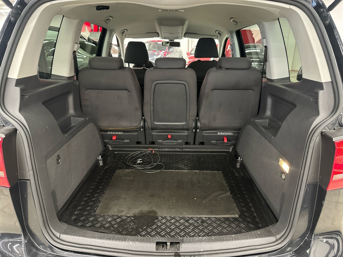 Volkswagen Touran vaihtoauto
