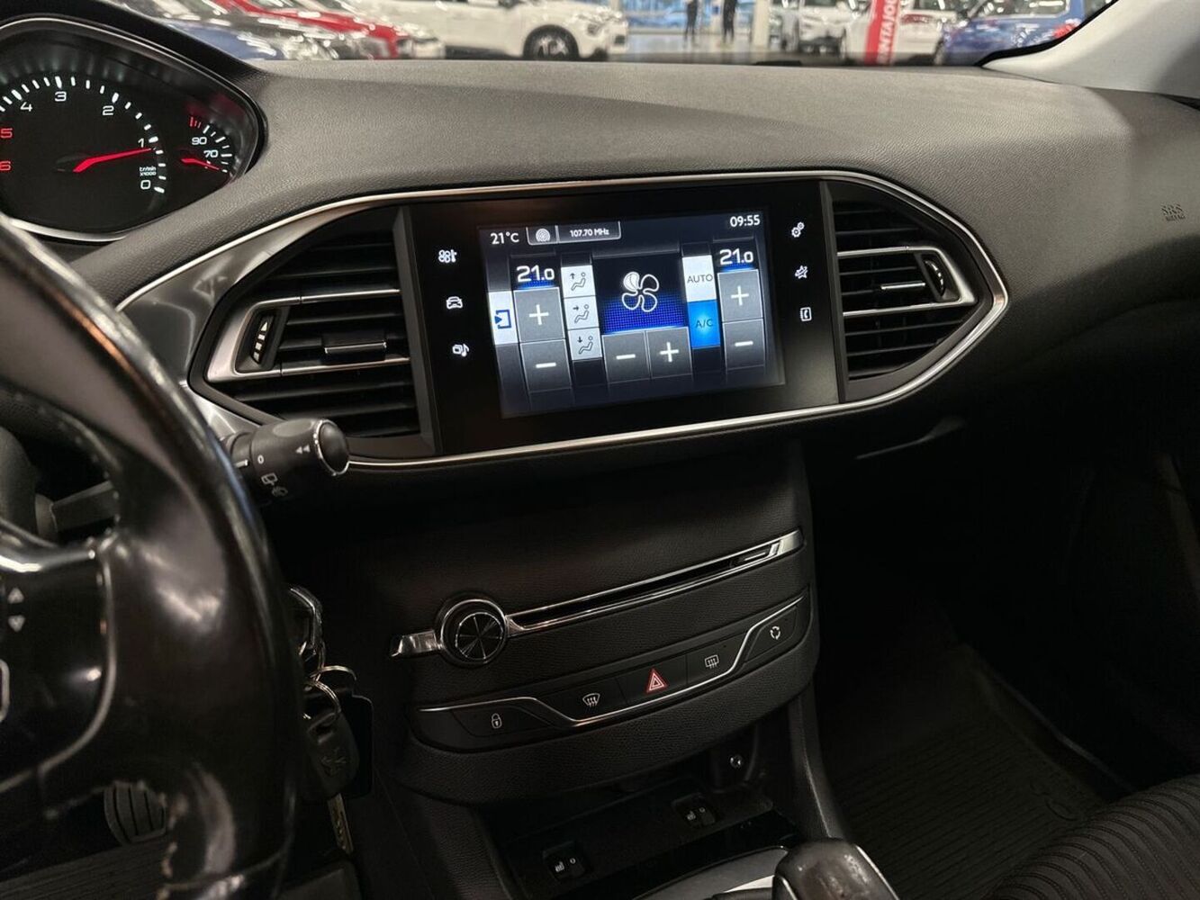 Peugeot 308 vaihtoauto