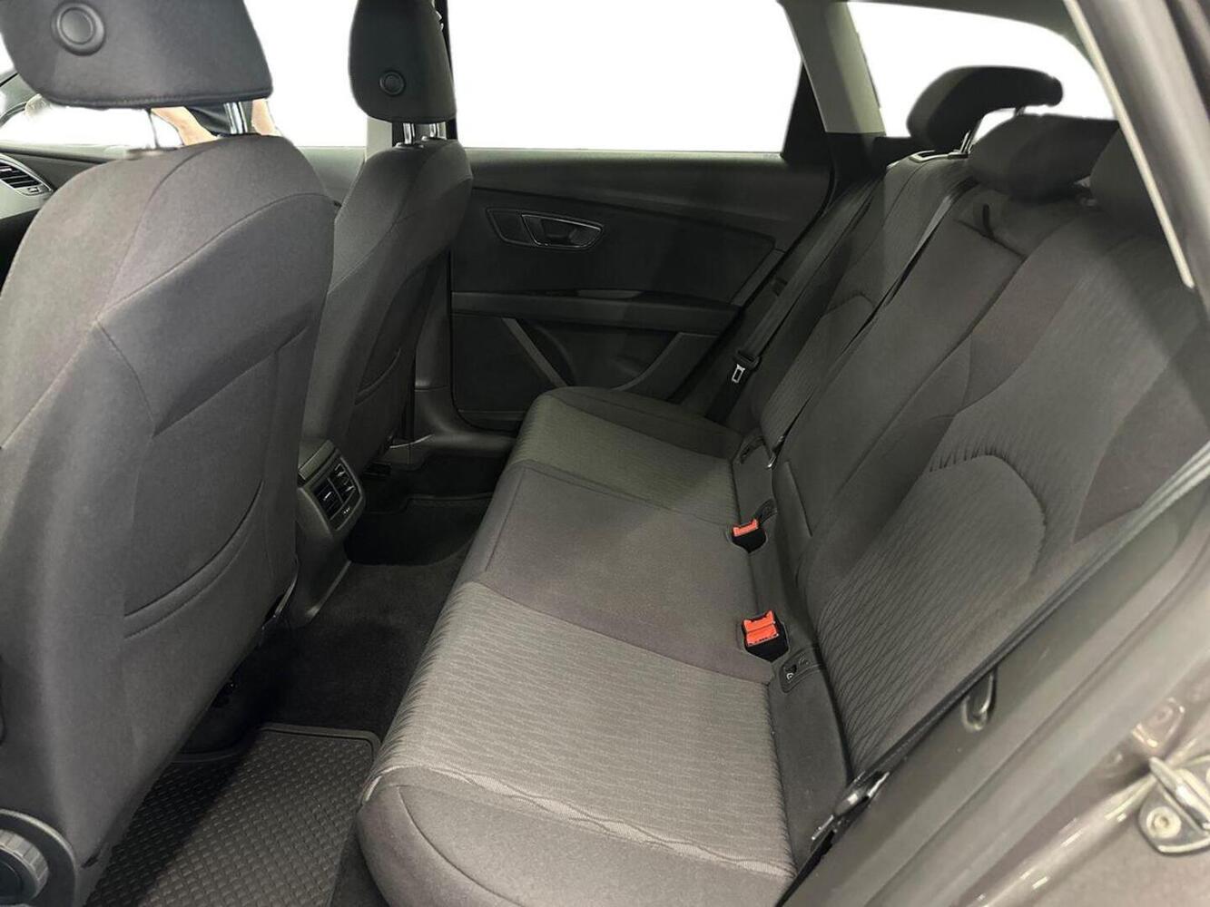 SEAT Leon ST vaihtoauto