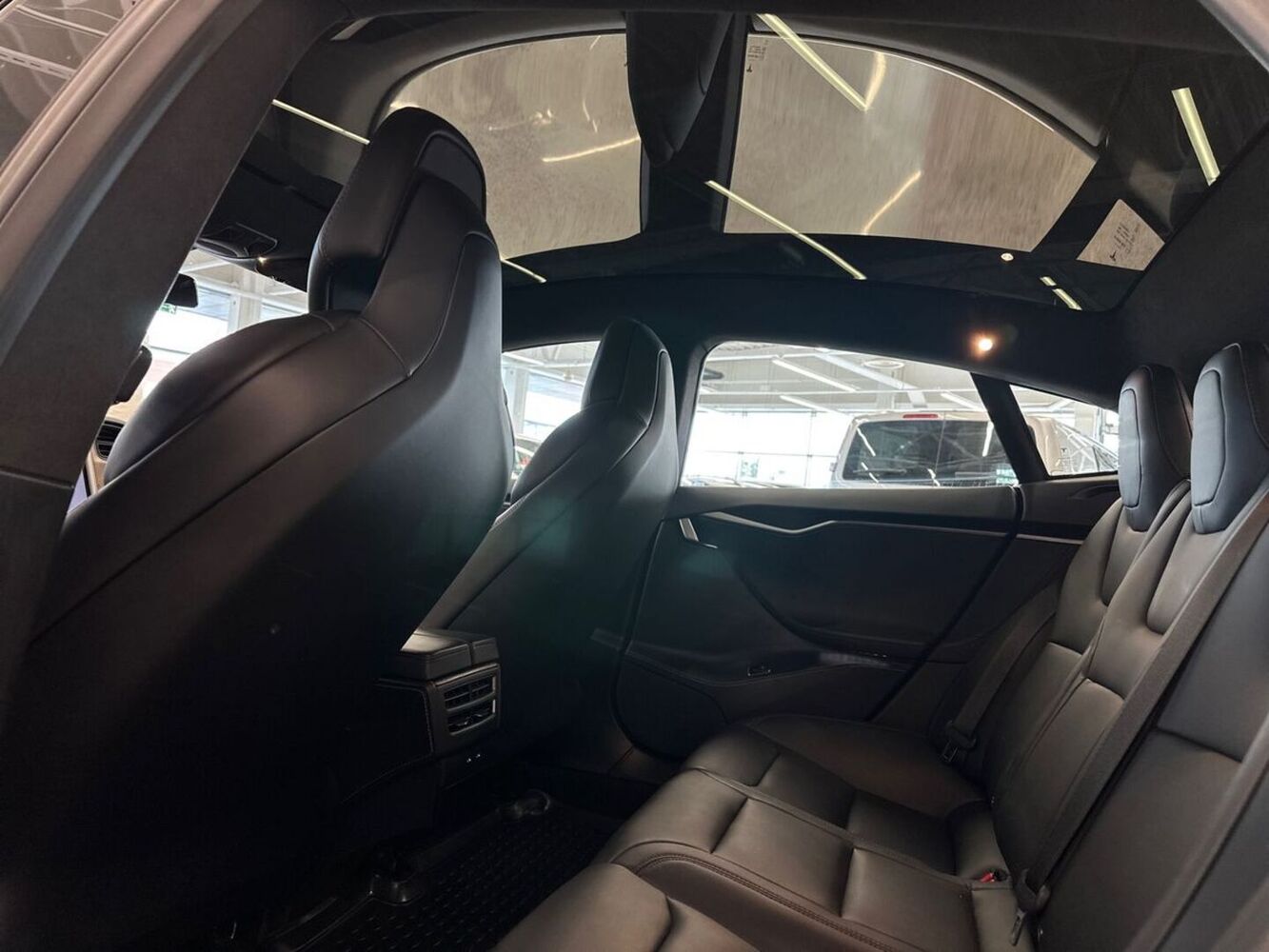 Tesla Model S vaihtoauto