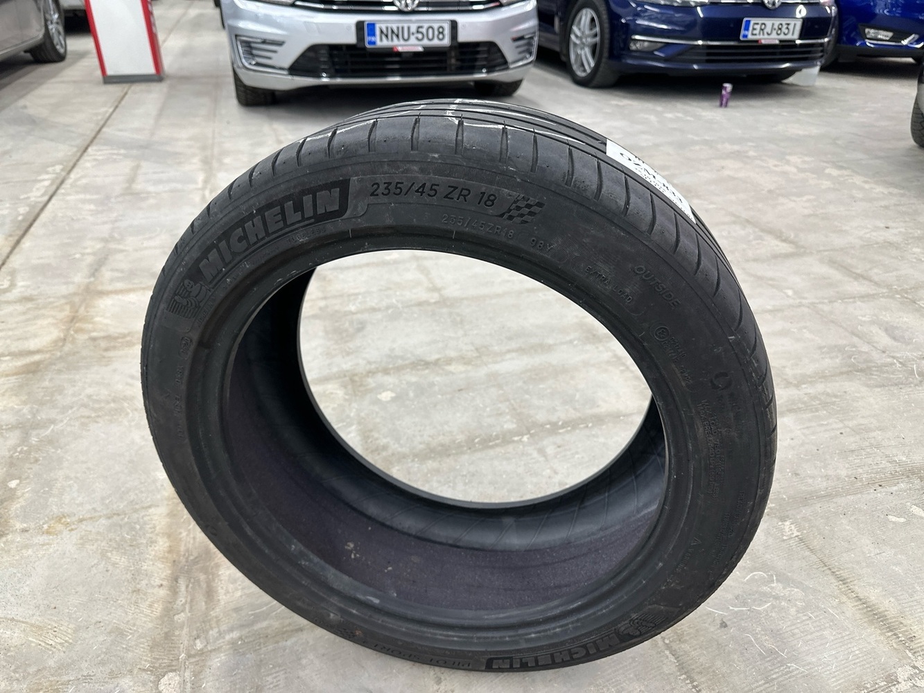 Tesla Model 3 vaihtoauto