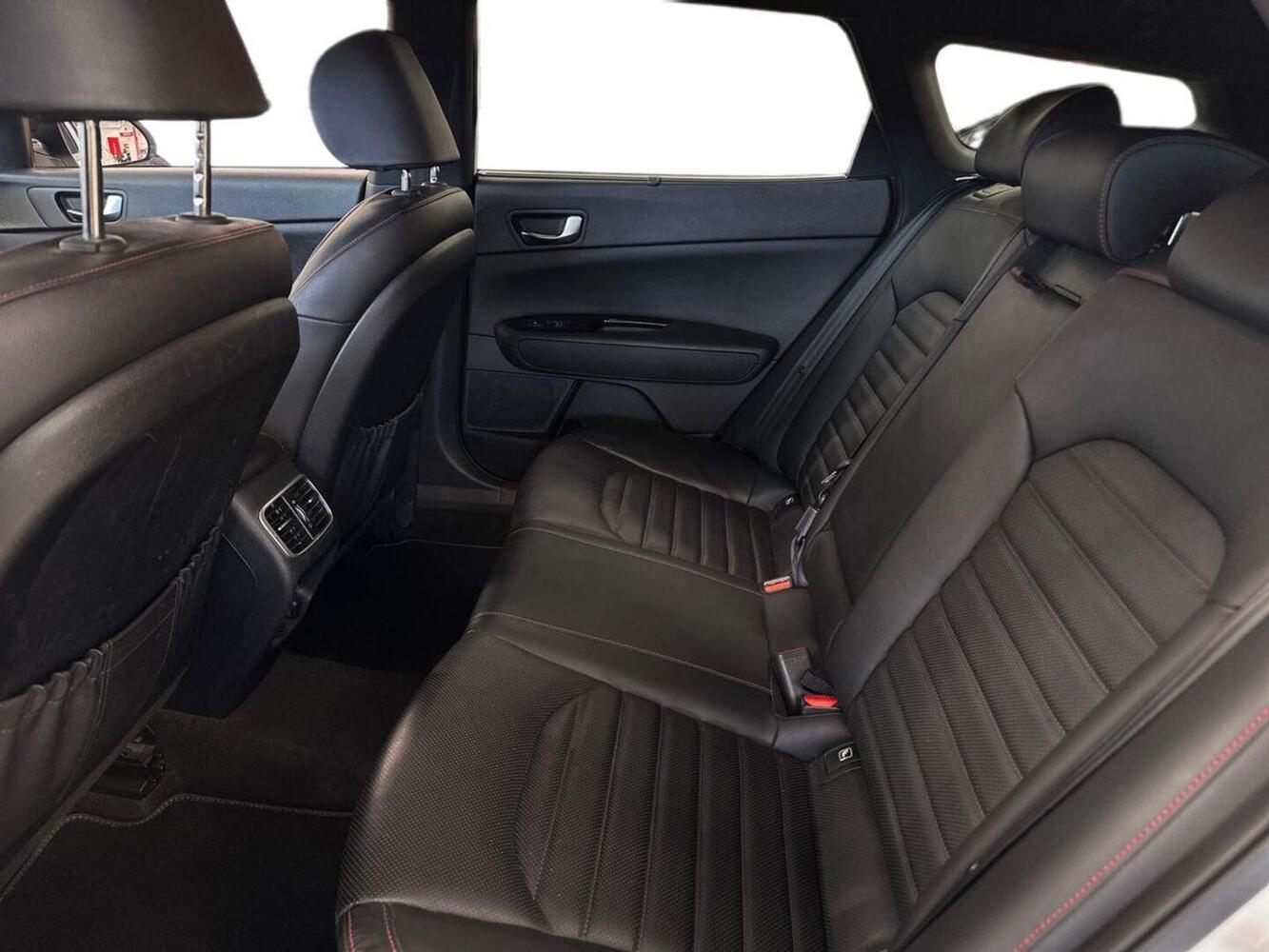Kia Optima vaihtoauto