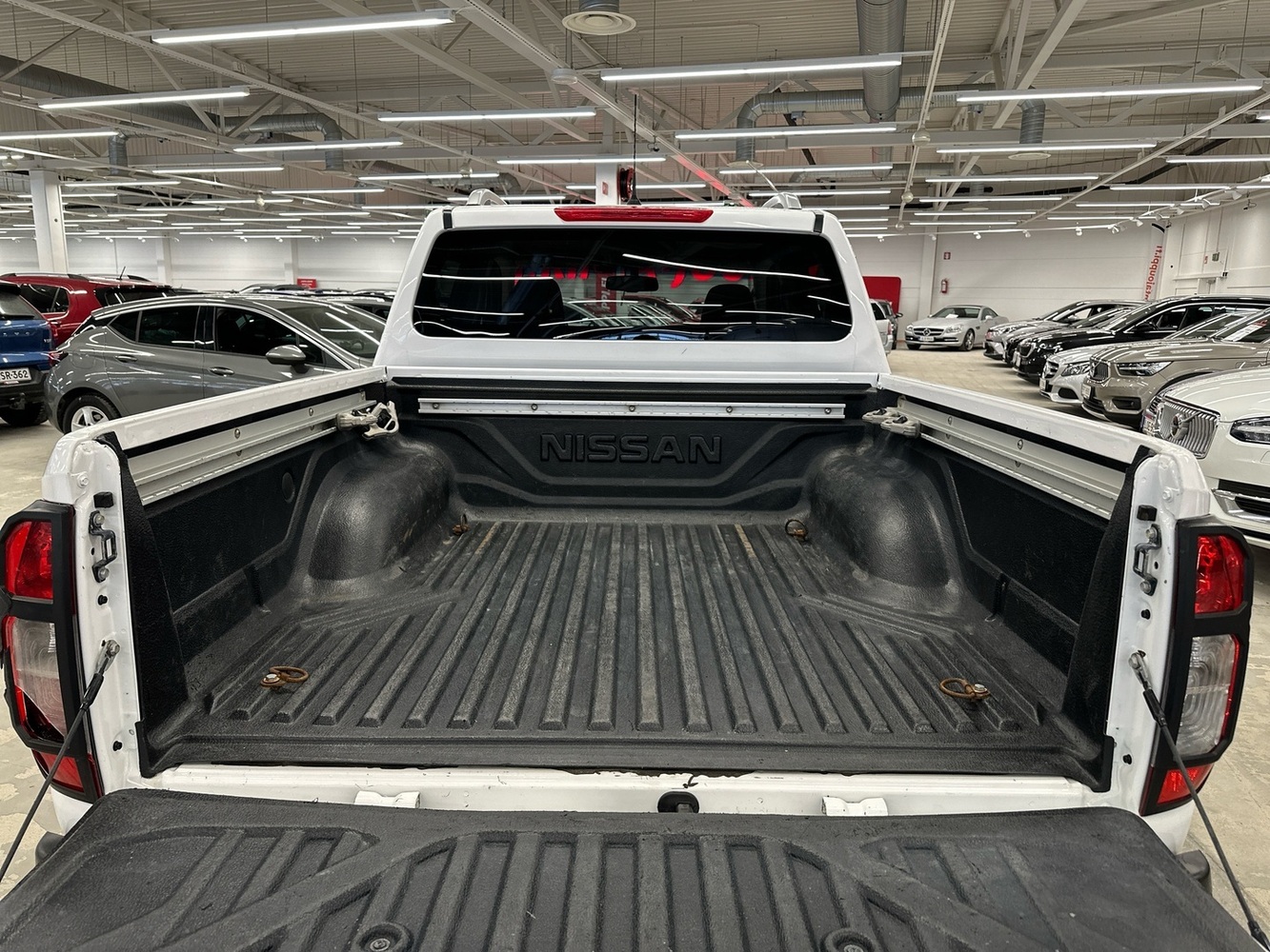 Nissan Navara vaihtoauto
