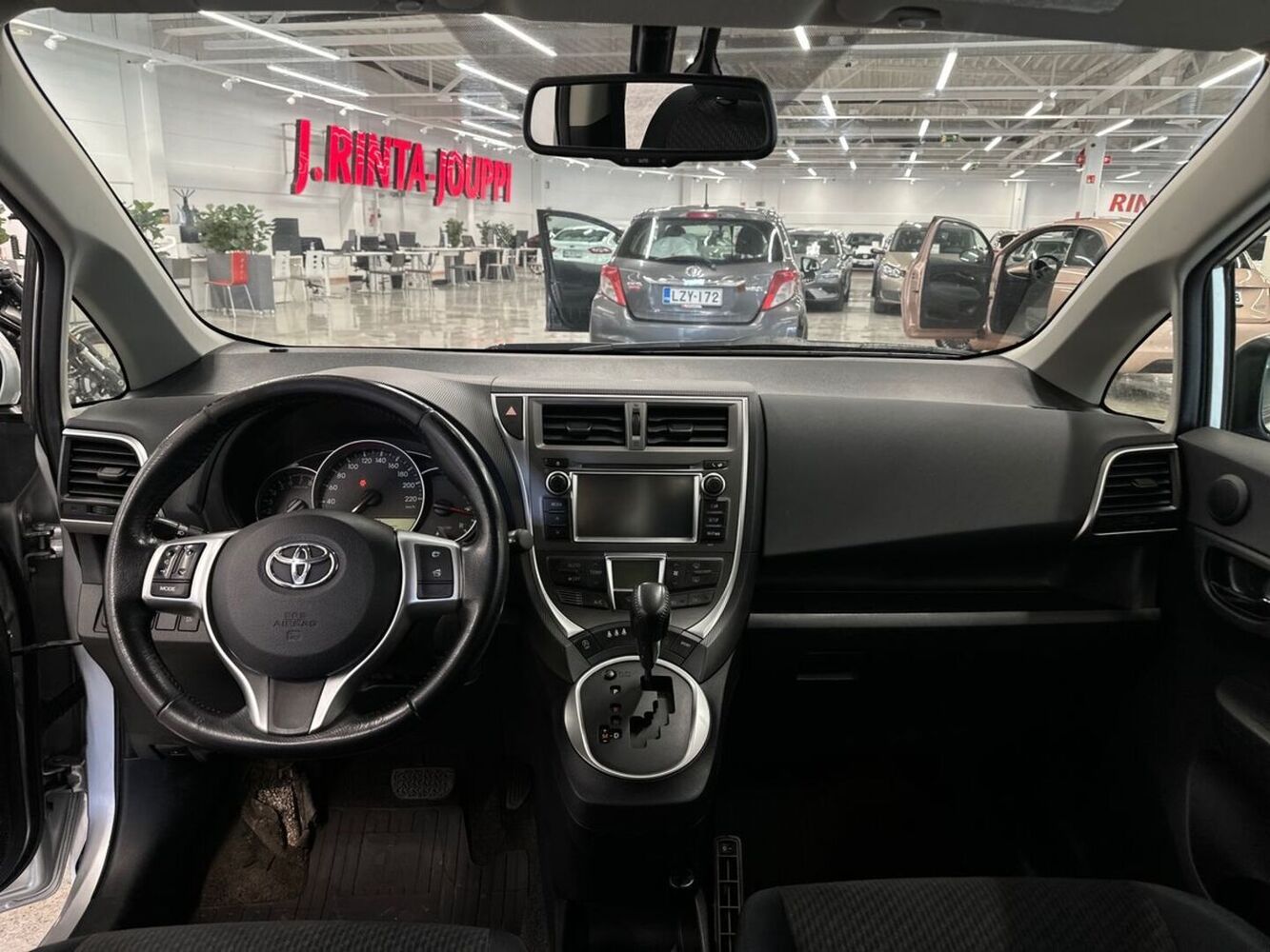 Toyota Verso-S vaihtoauto