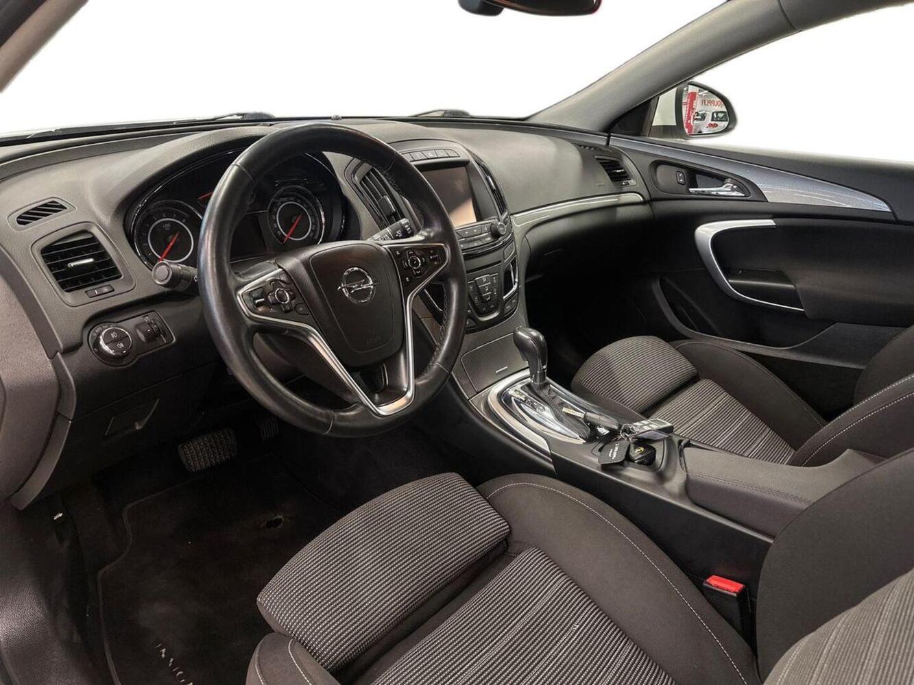 Opel Insignia vaihtoauto