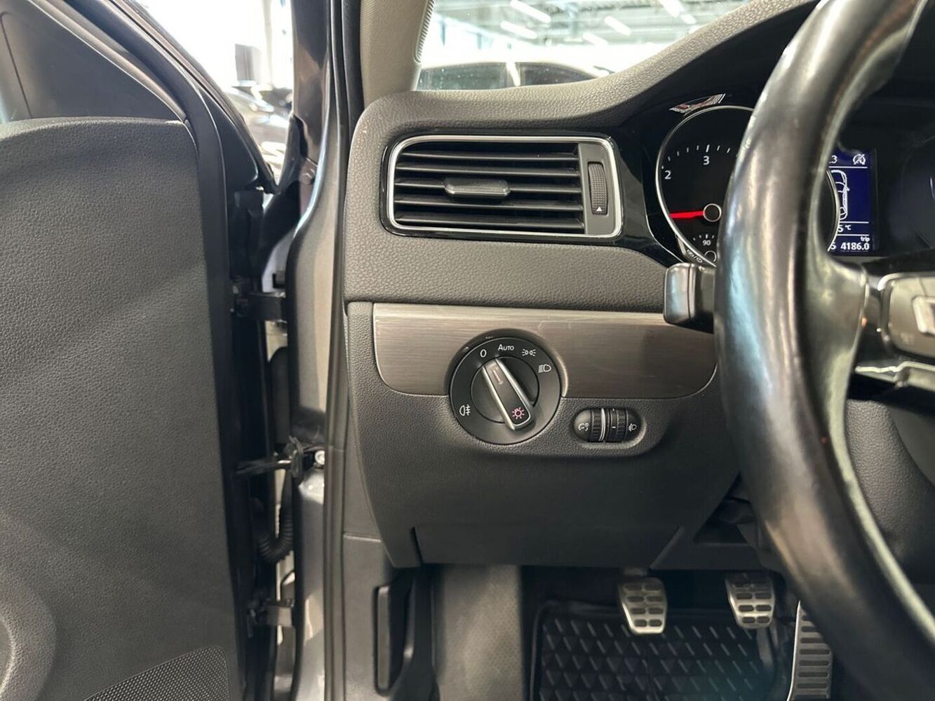 Volkswagen Jetta vaihtoauto