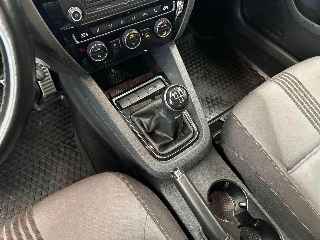 Volkswagen Jetta vaihtoauto