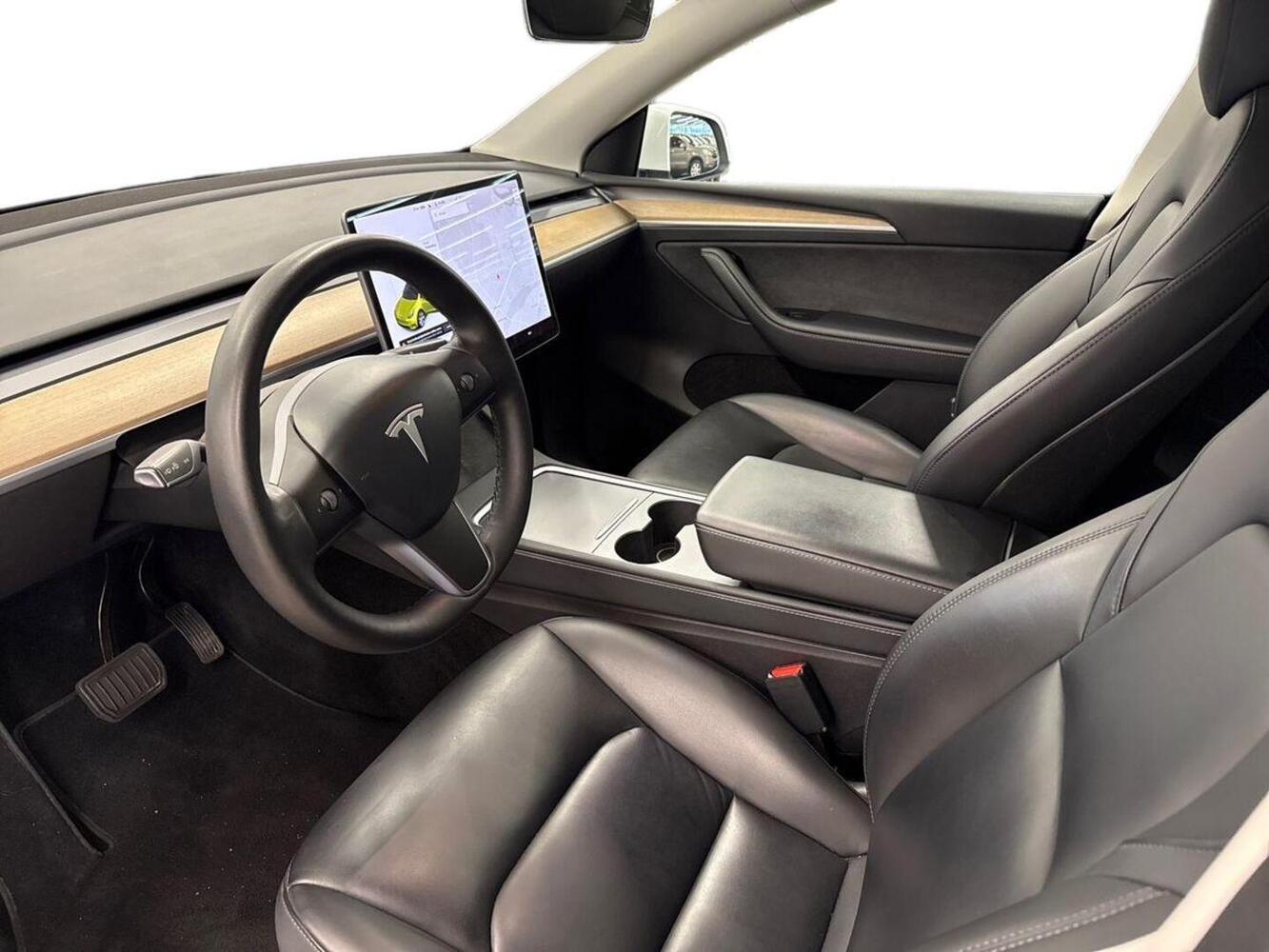 Tesla Model Y vaihtoauto