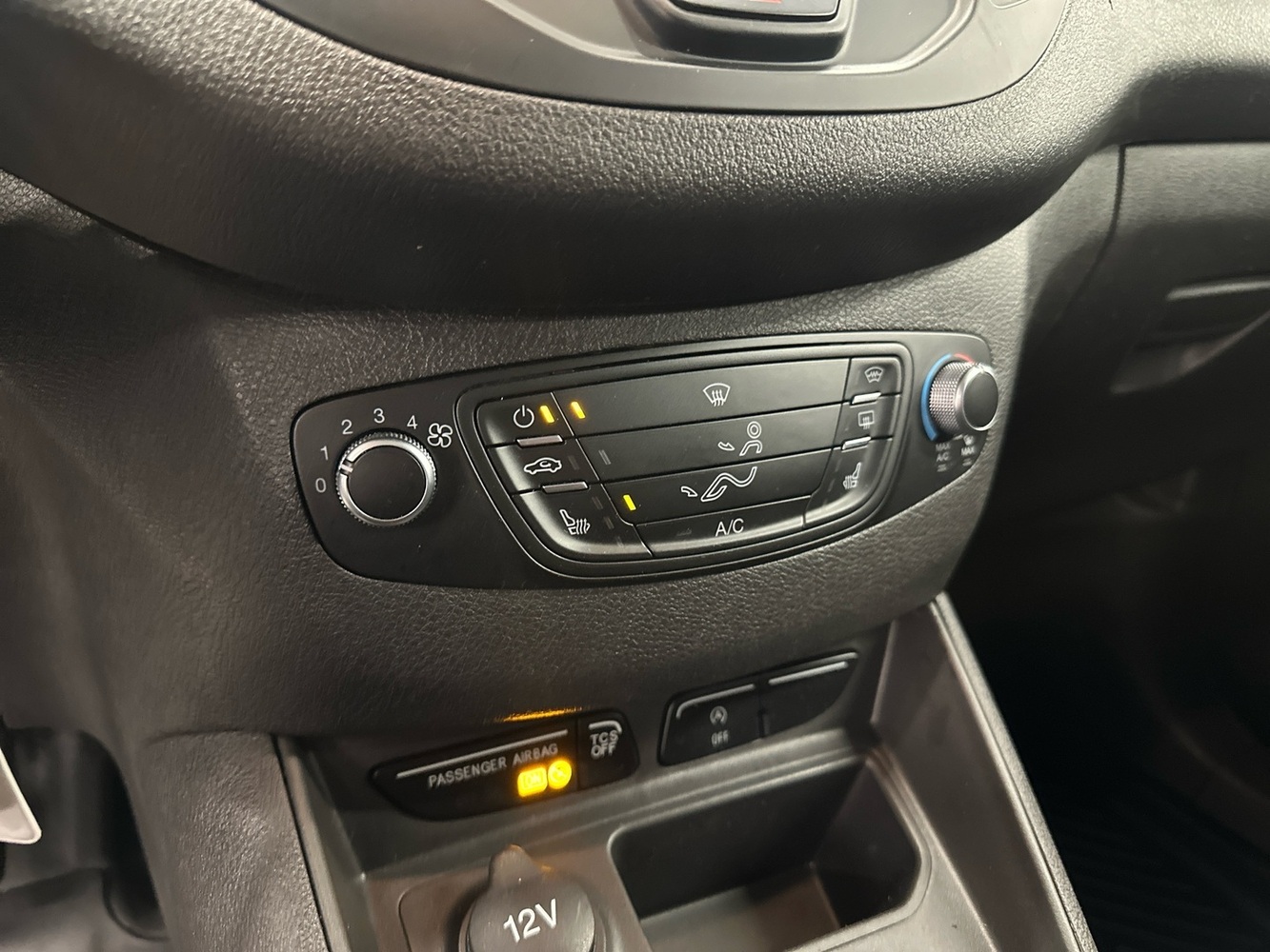 Ford Transit Courier vaihtoauto