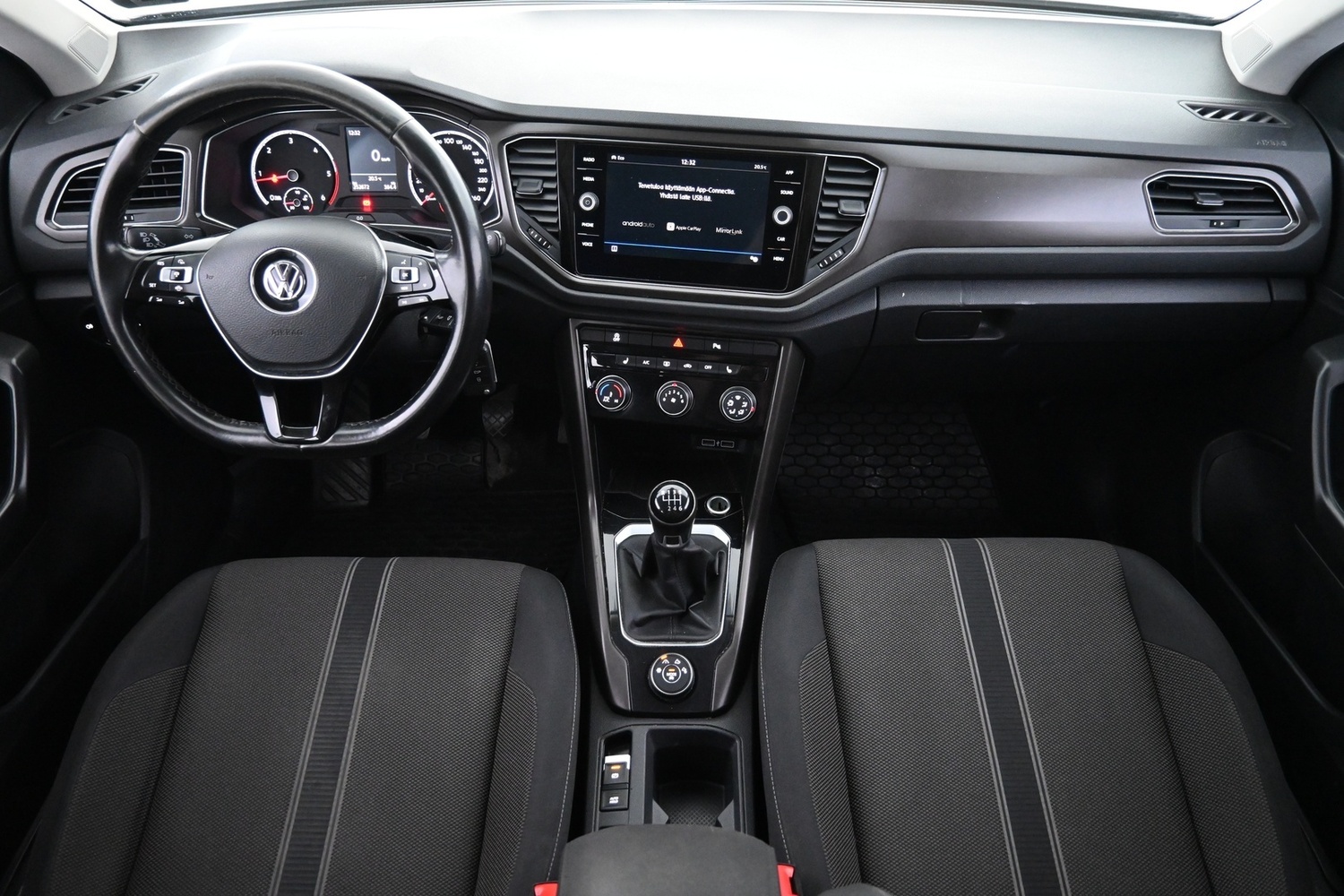 Volkswagen T-Roc vaihtoauto