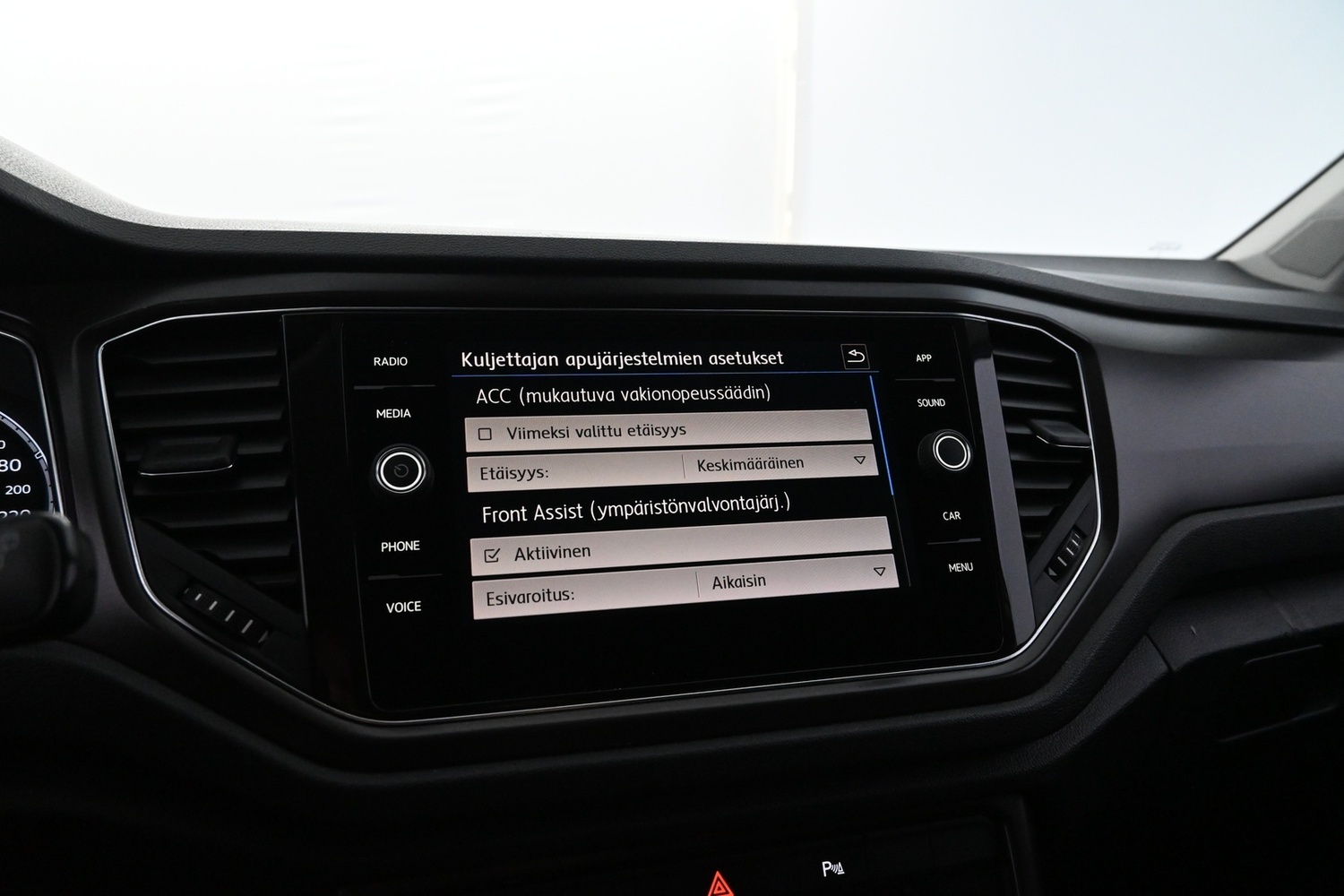 Volkswagen T-Roc vaihtoauto