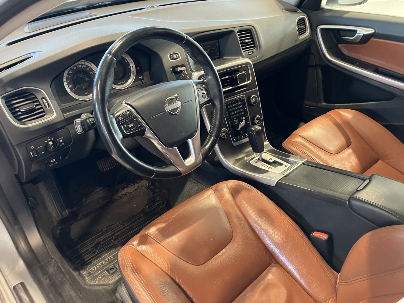 Volvo V60 vaihtoauto