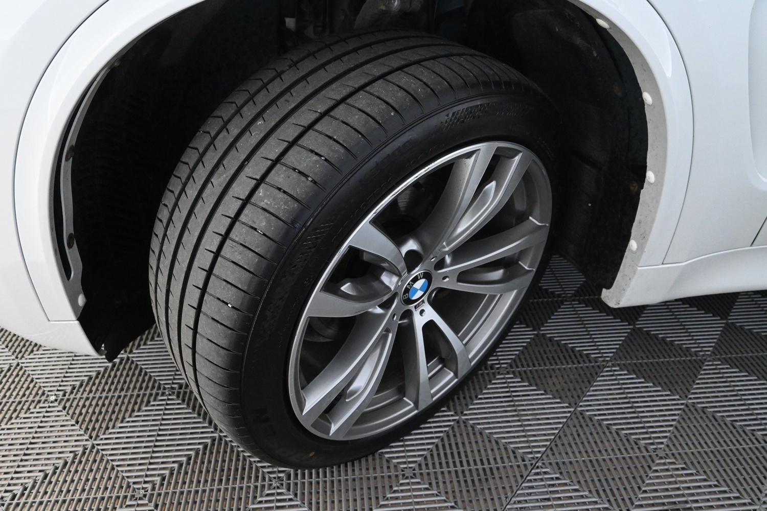 BMW X5 vaihtoauto