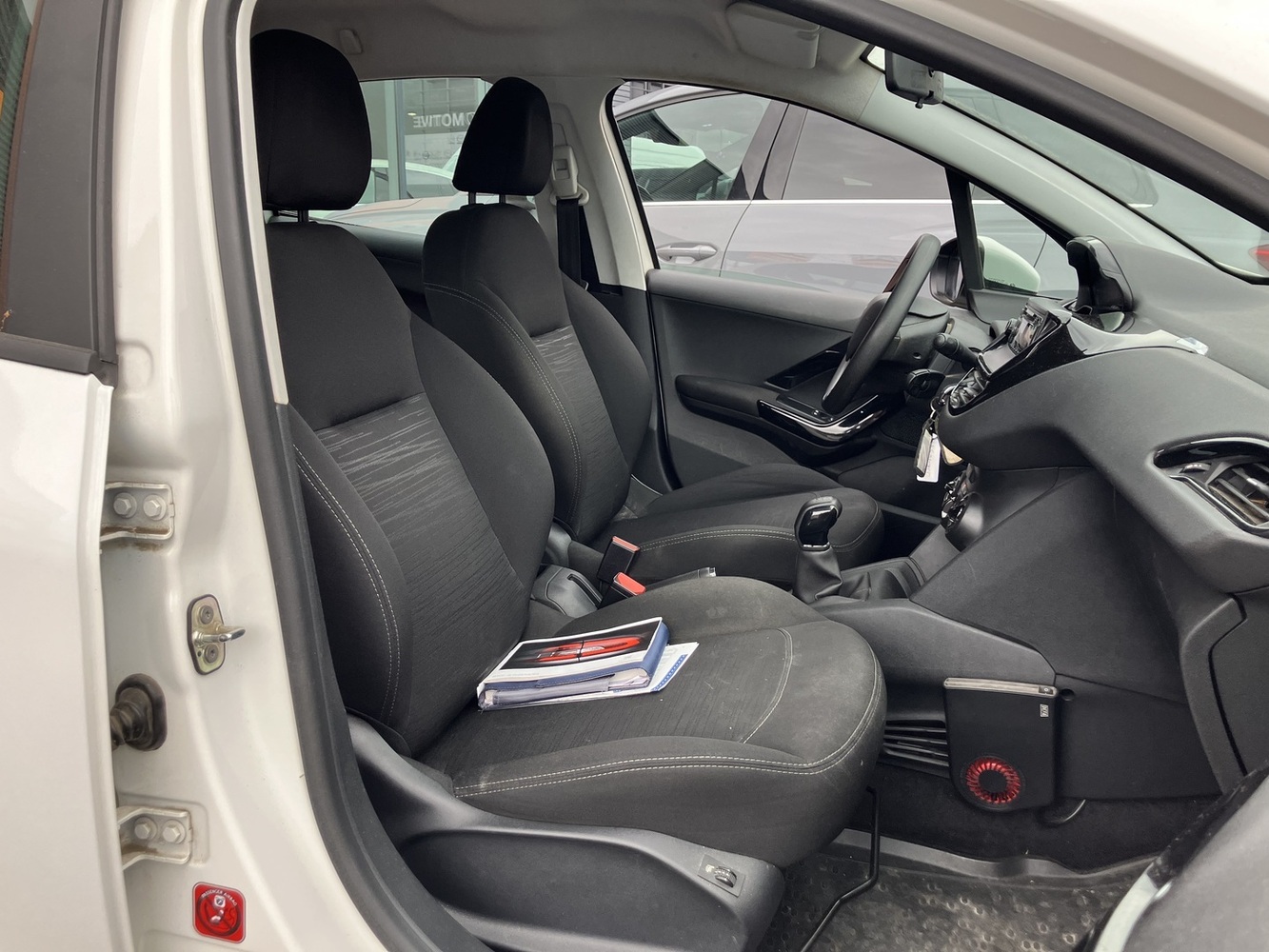 Peugeot 208 vaihtoauto