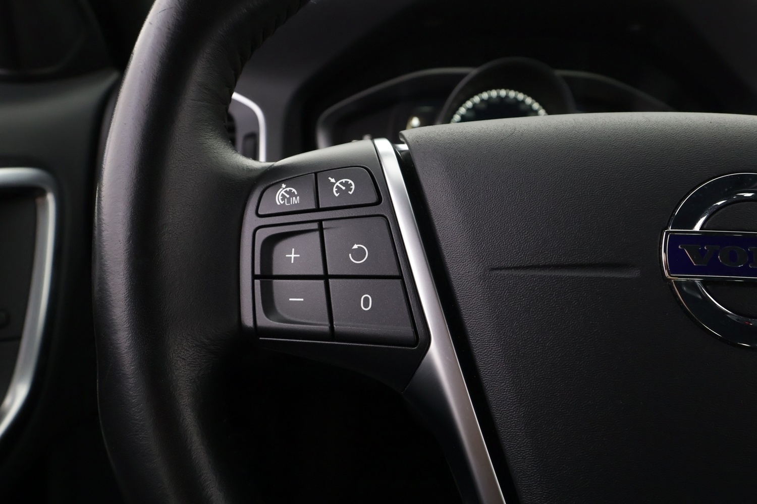 Volvo V60 Cross Country vaihtoauto