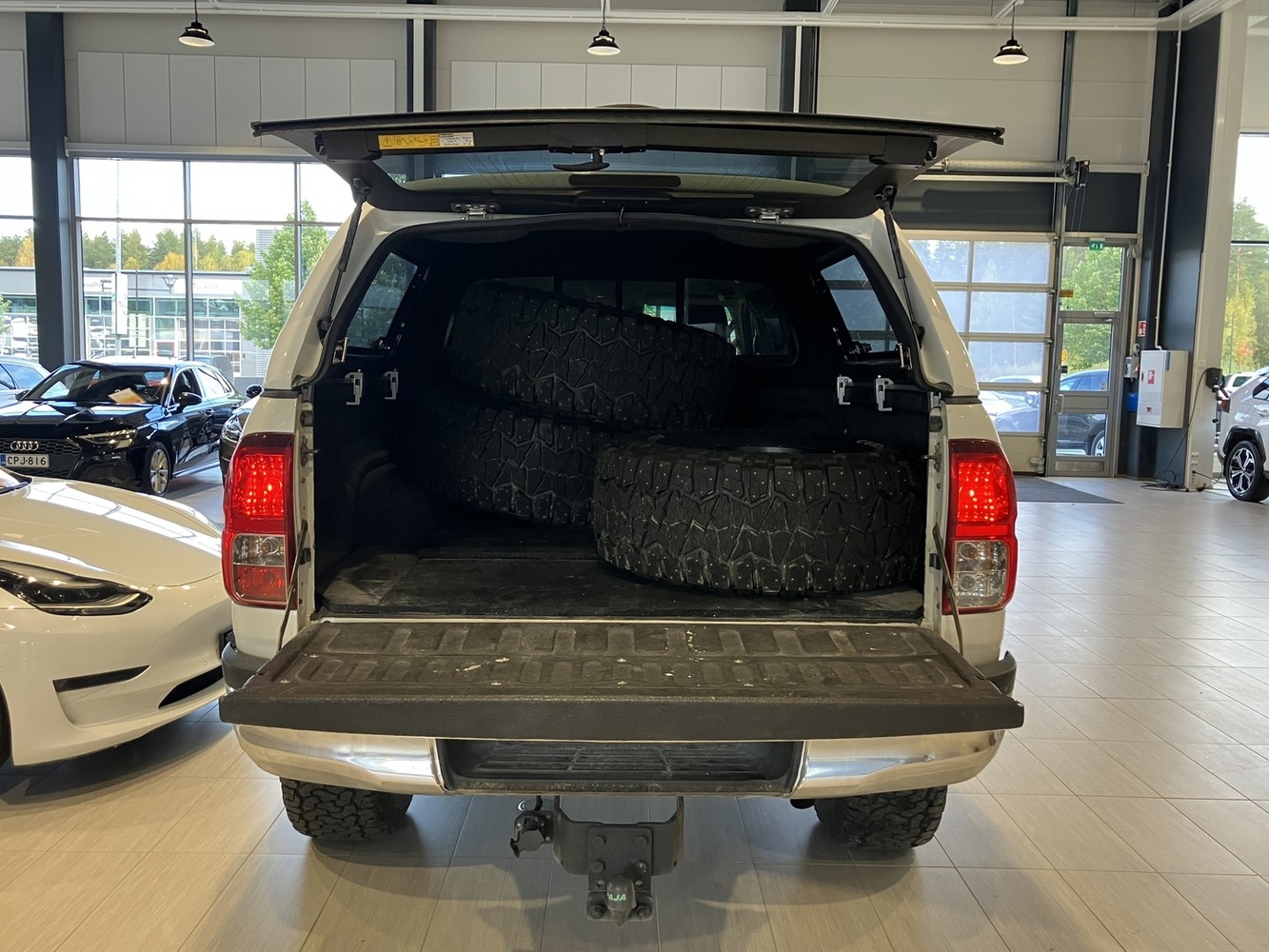 Toyota Hilux vaihtoauto