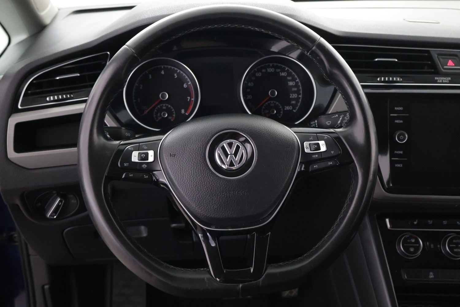 Volkswagen Touran vaihtoauto