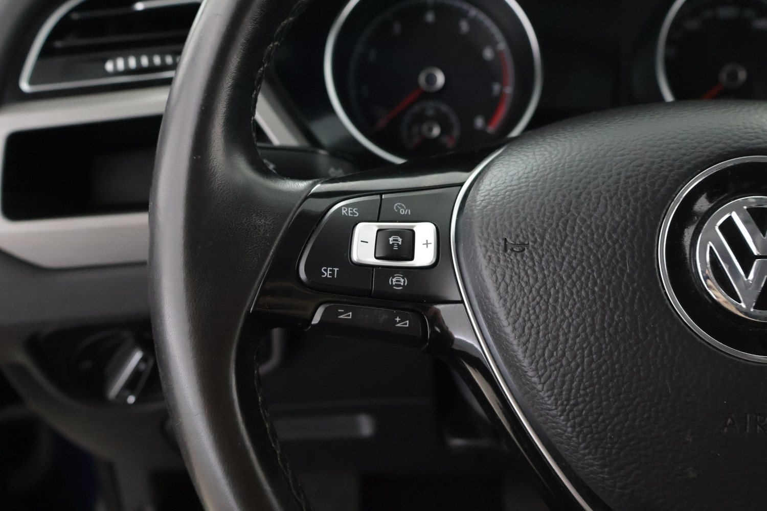 Volkswagen Touran vaihtoauto