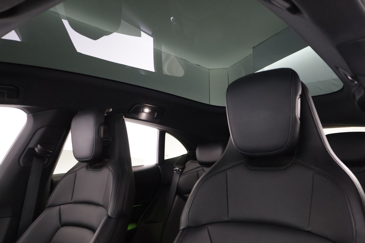 Porsche Taycan vaihtoauto