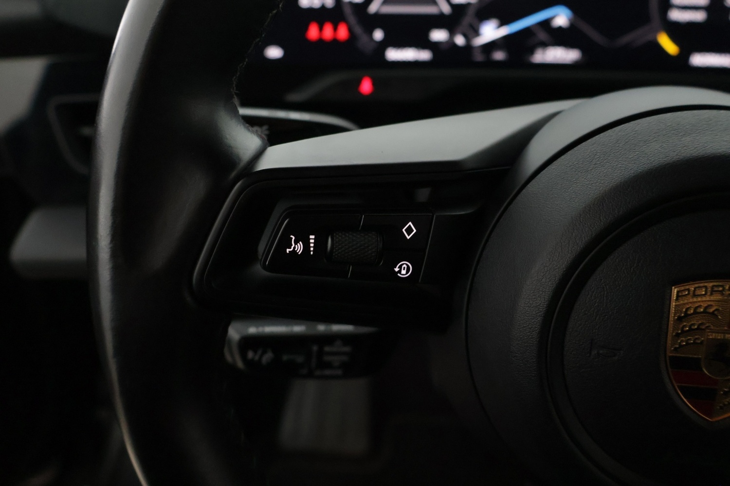 Porsche Taycan vaihtoauto
