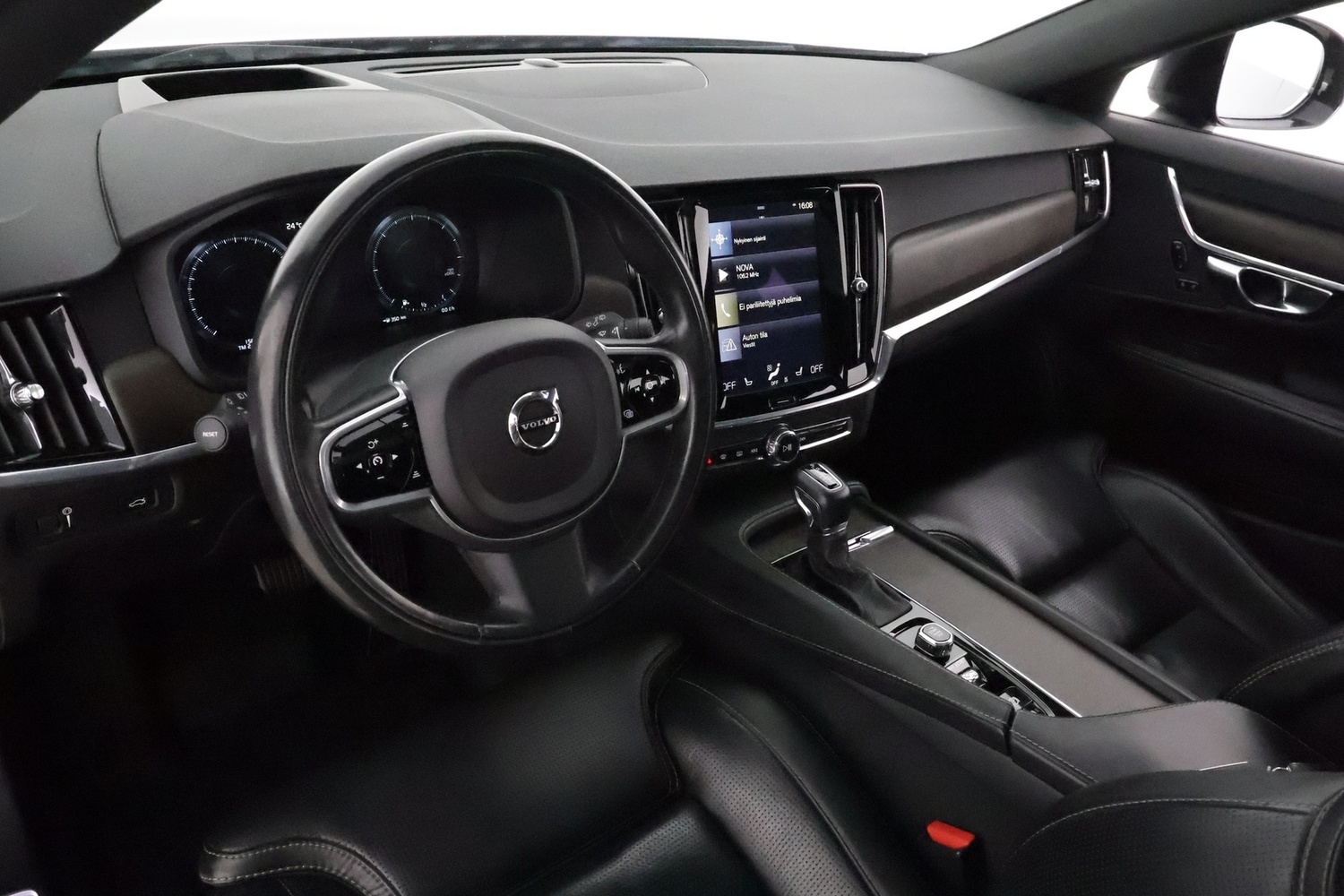 Volvo V90 Cross Country vaihtoauto