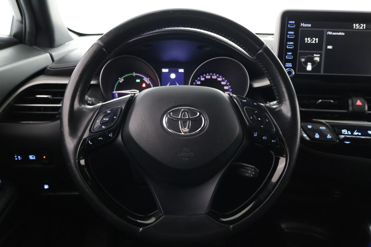 Toyota C-HR vaihtoauto
