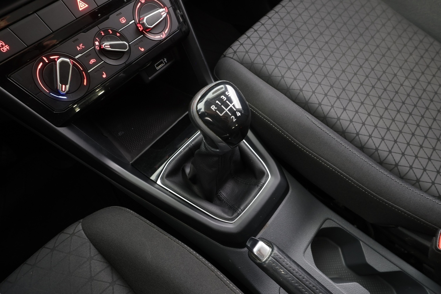 Volkswagen T-Cross vaihtoauto