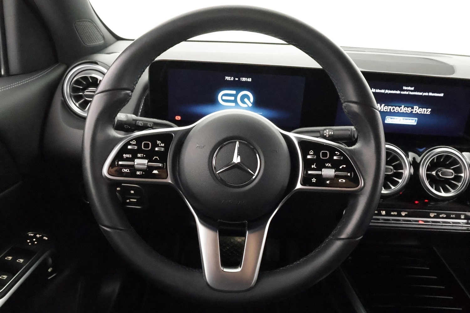 Mercedes-Benz EQB vaihtoauto