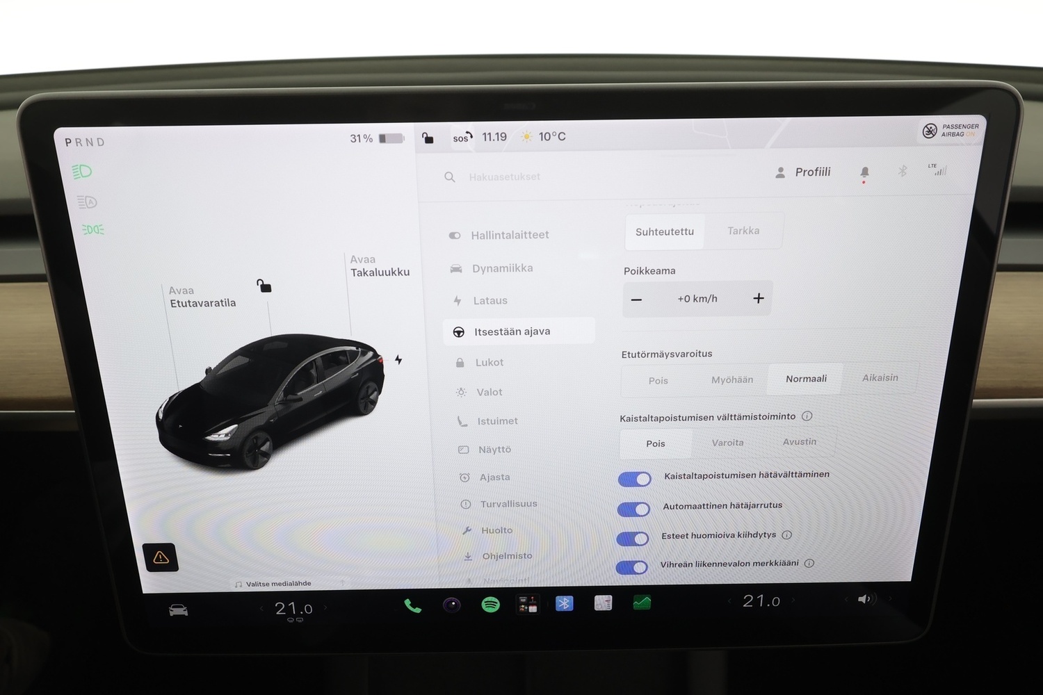 Tesla Model 3 vaihtoauto
