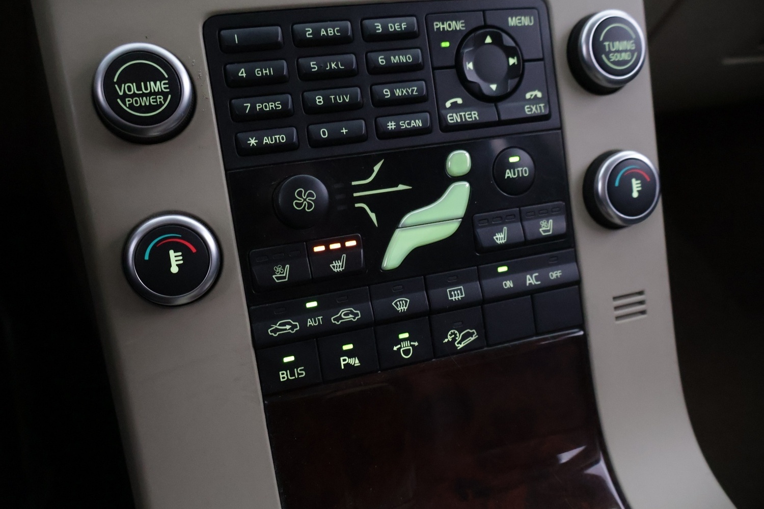 Volvo XC70 vaihtoauto
