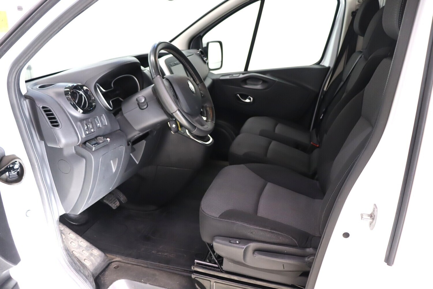 Renault Trafic vaihtoauto